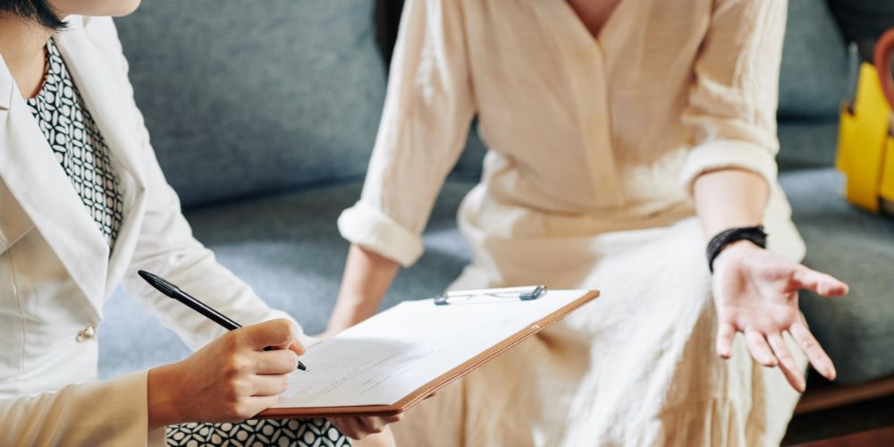 You are currently viewing La dérive des questionnaires de personnalité en entreprise : quand MBTI et DISC finissent par mettre les individus dans des cases